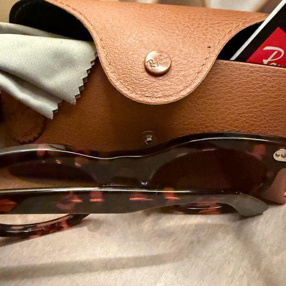 Ray-Ban Classic Tortoise Sunglasses - Picture 2 of 11